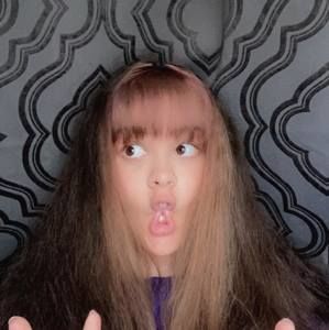 Meet your Posher, Alexis